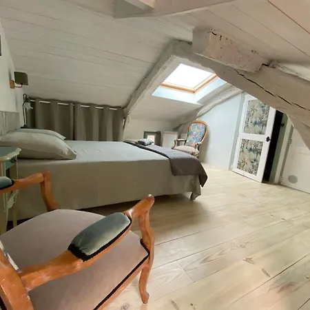 Aux Anciens Remparts קורד-סור-סיאל